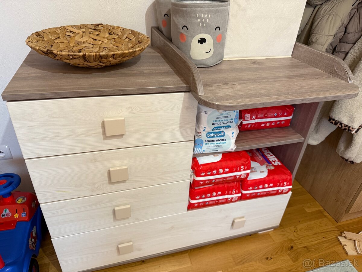 Komoda s prebalovacim pultom - 4
