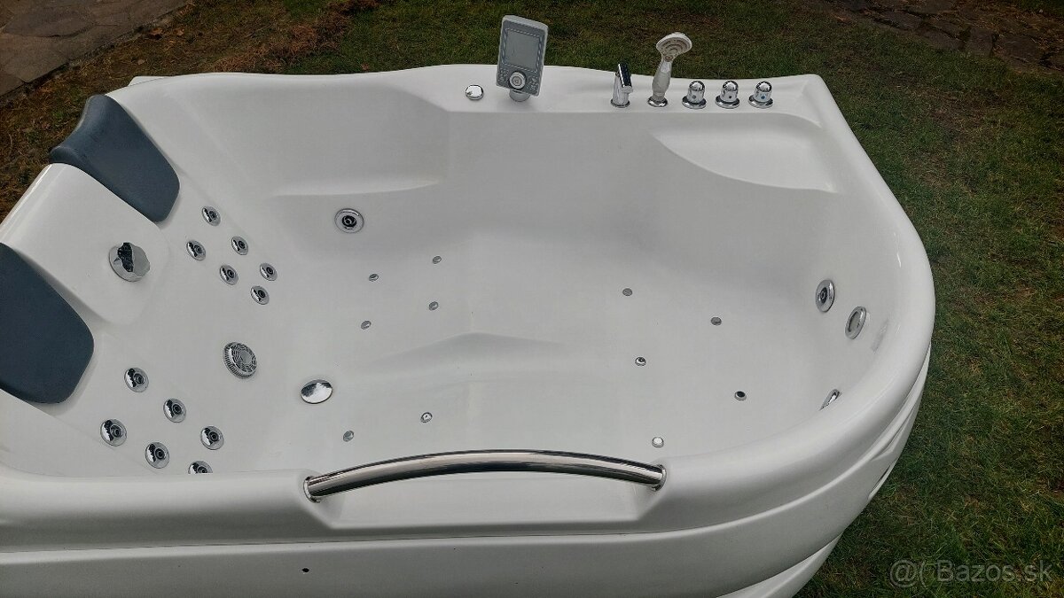 Predám vírivú vaňu WELLIS dublo hydro - 4