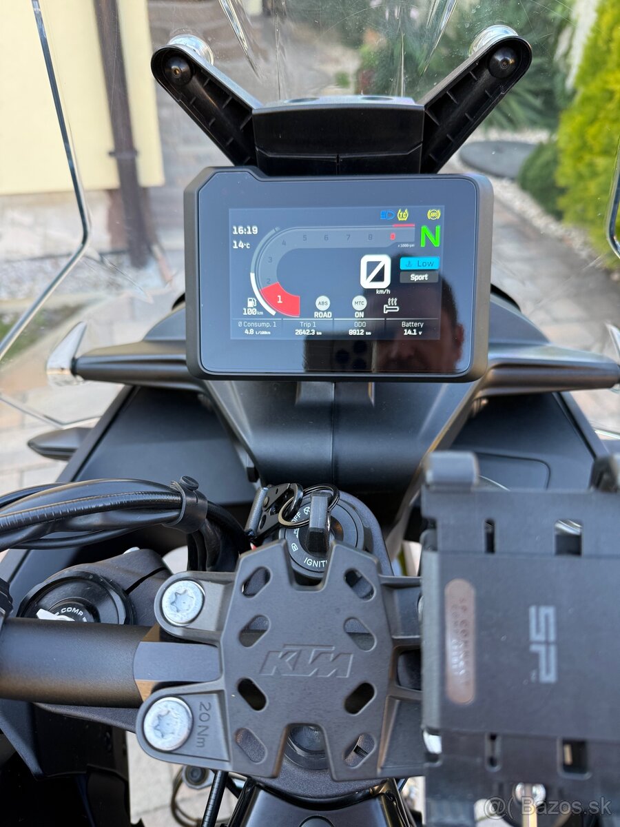 KTM SMT 890 - 4