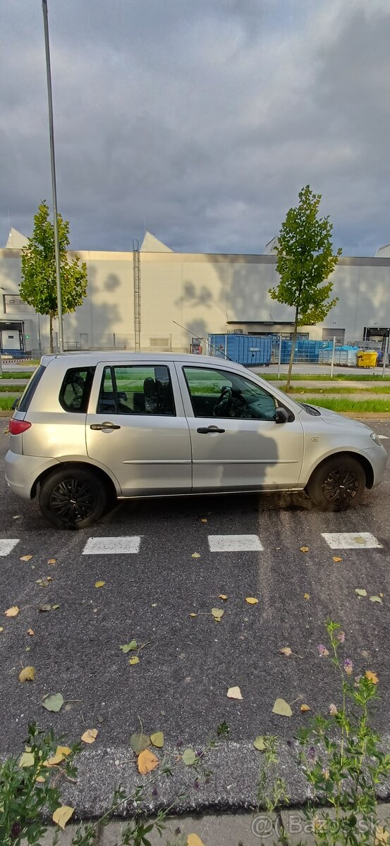 Mazda 2 - 4
