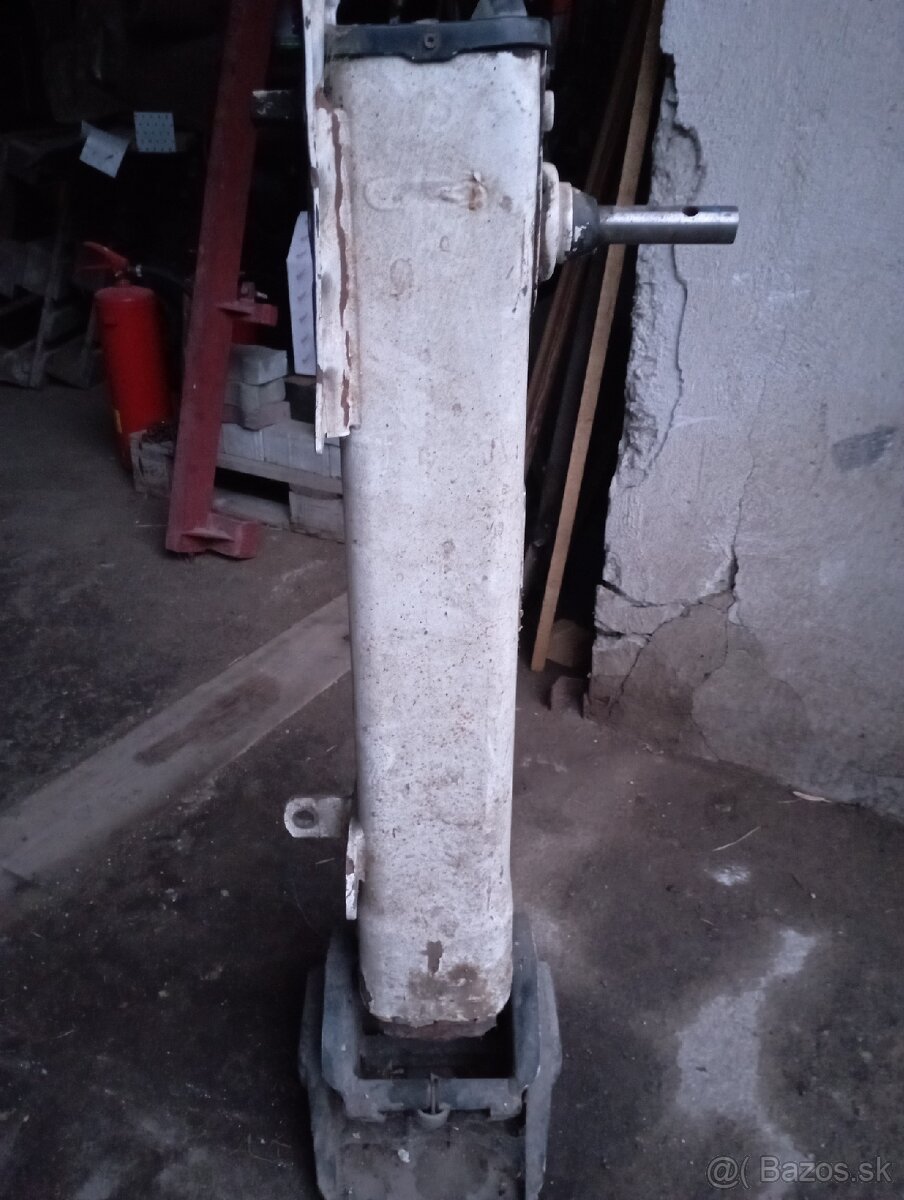 Oporná noha z návesu Krone - 4