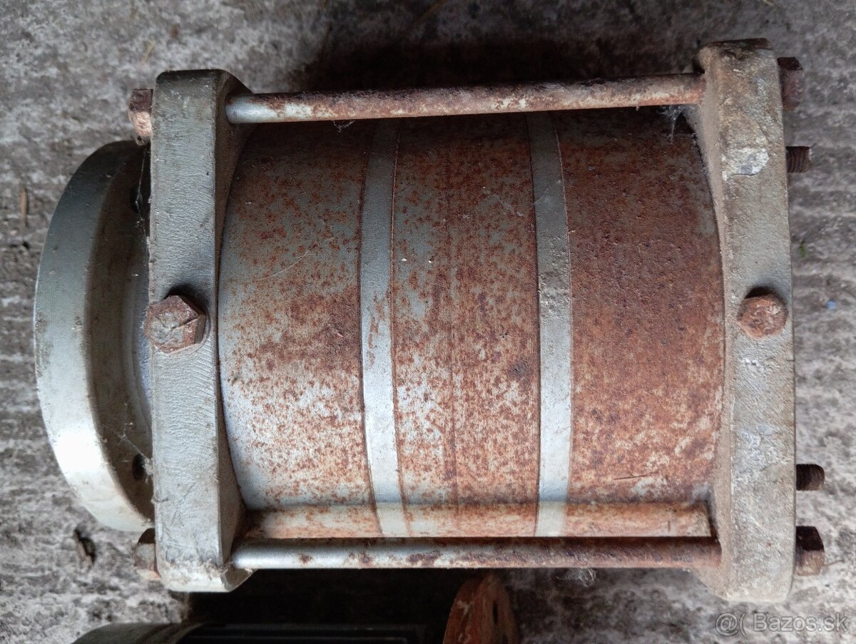 Elektromor s prevodovkou. - 4