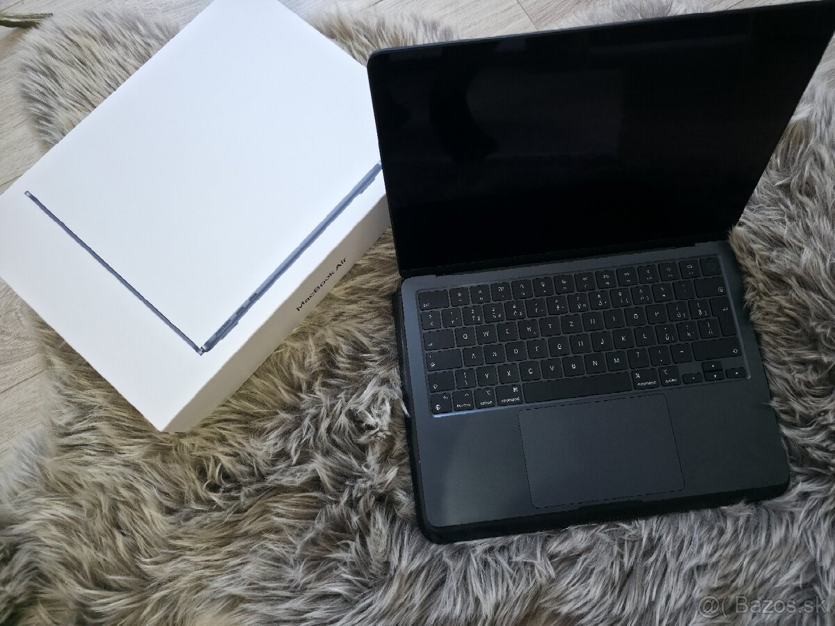 MacBook Air M2 (2022) – 100% stav batérie - 4
