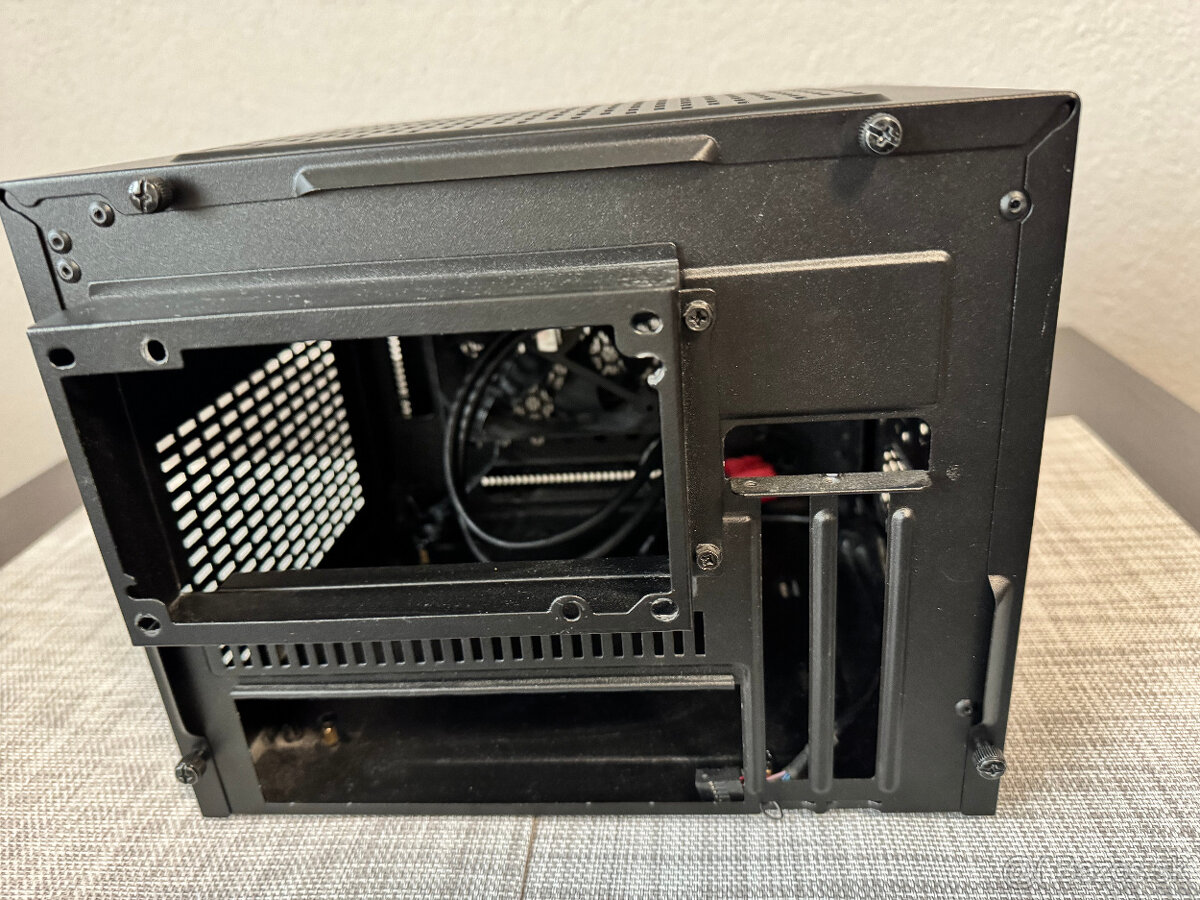 PC skrinka Cooler Master Elite - 4