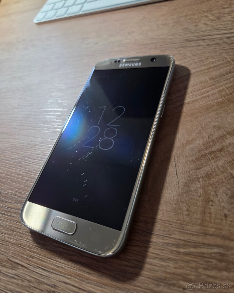 Samsung Galaxy S7 Gold Android 14 Custom ROM - 4