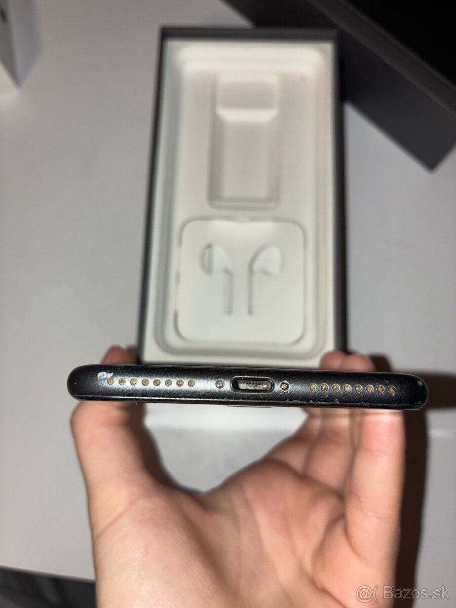 iPhone 8plus 64GB - 4