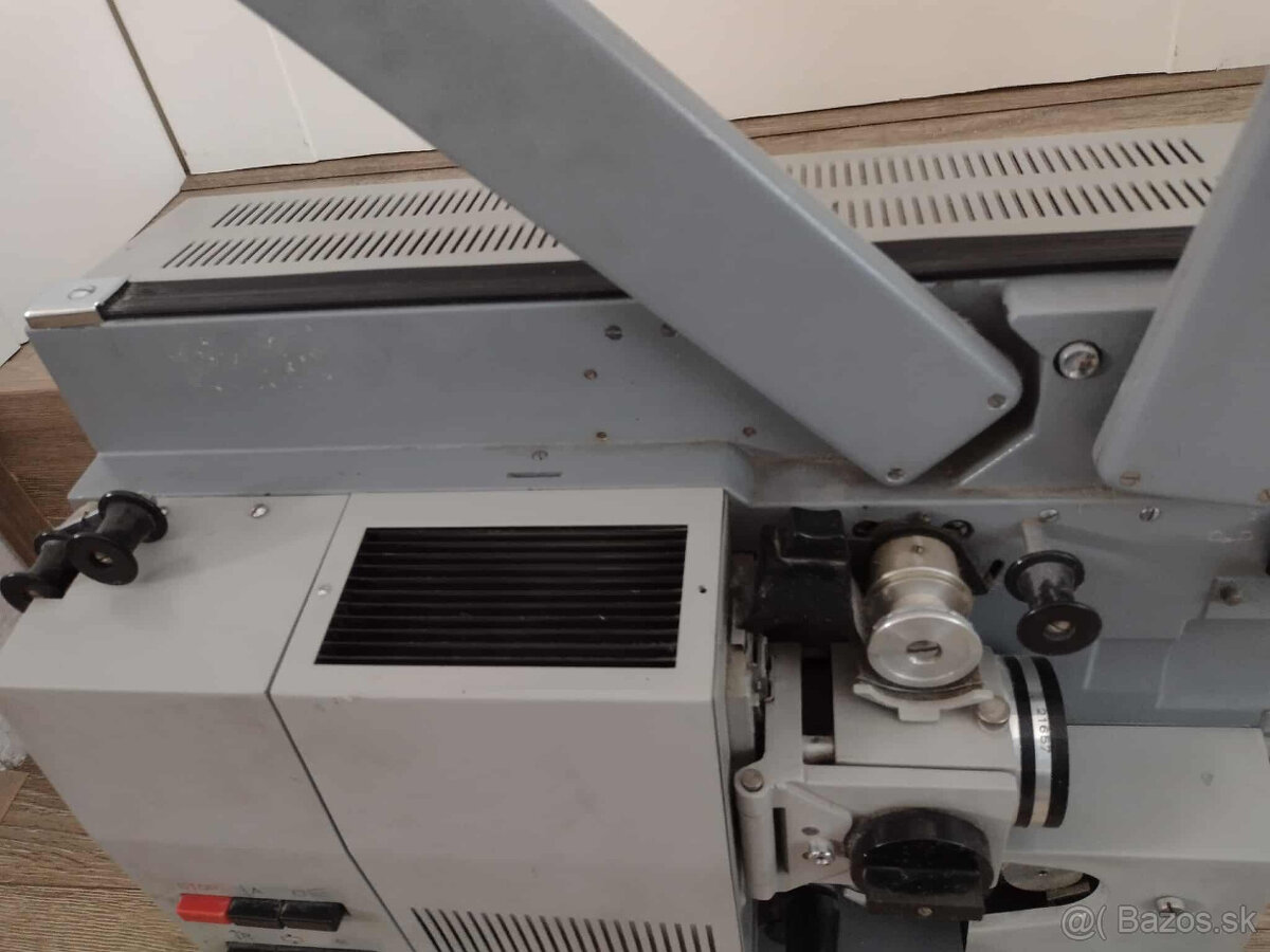 Predám premietačku - 4