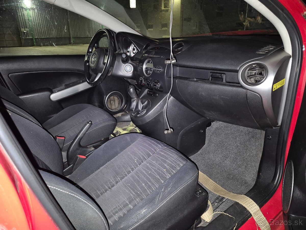 MAZDA 2 1.3 - 4