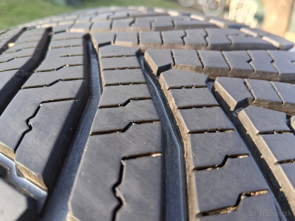 245/45 r19 celorocne pneu - 4