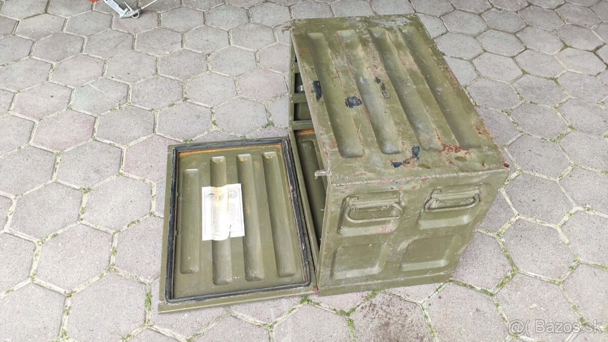 Železná vojenská bedňa - 4