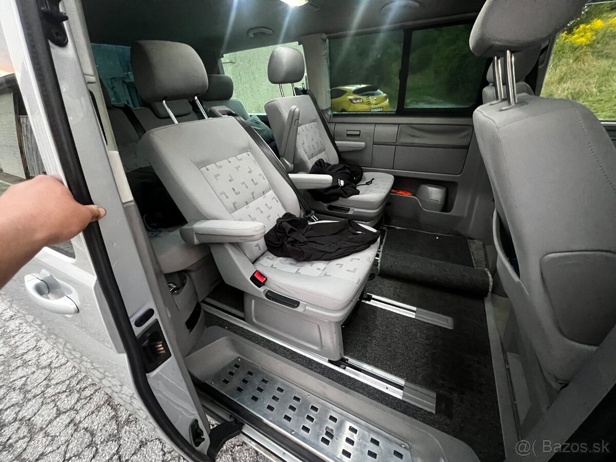 Predam vw Multivan T5 2.5tdi