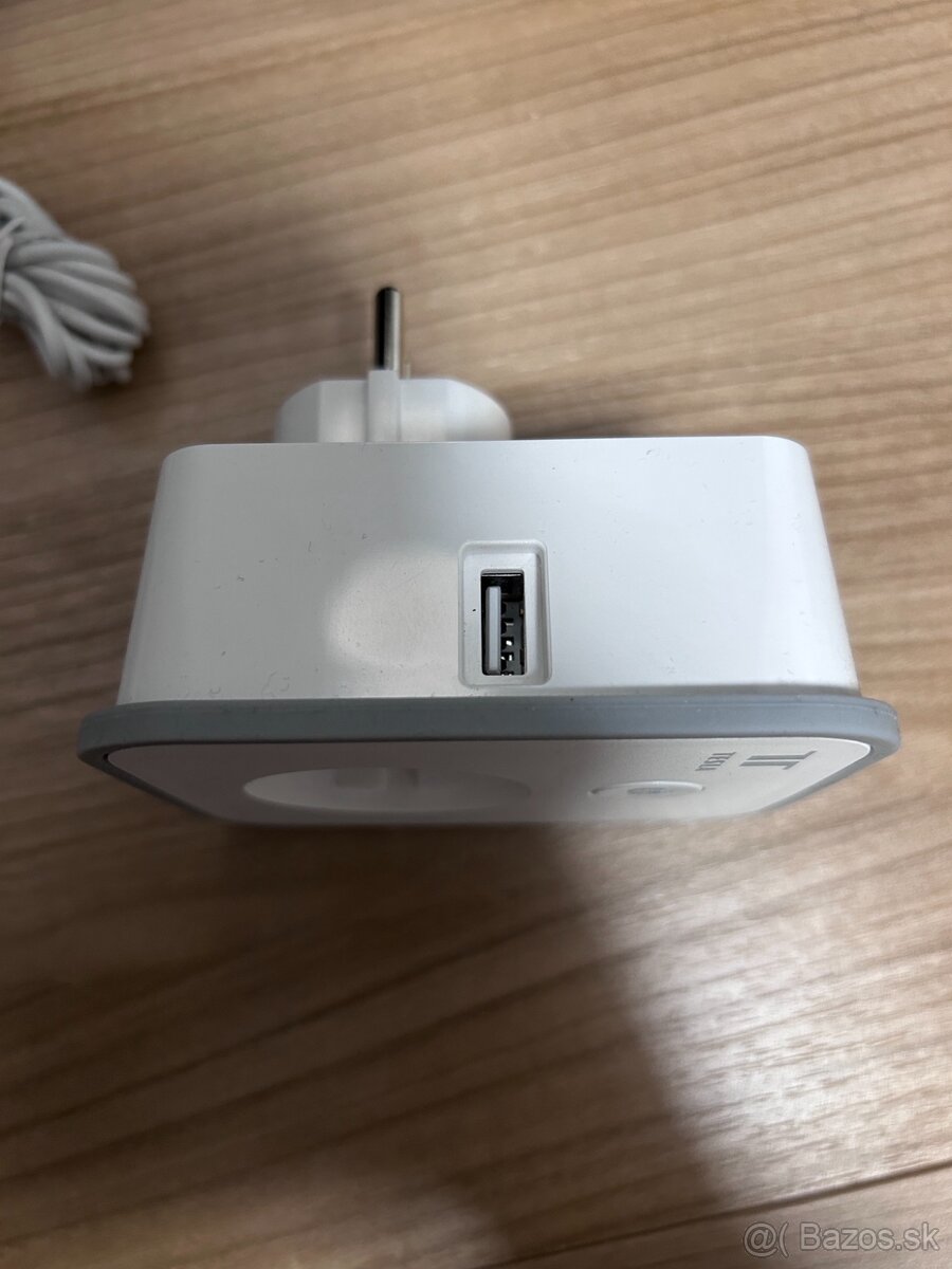 Tesla Smart Plug s 2× USB portom - 4