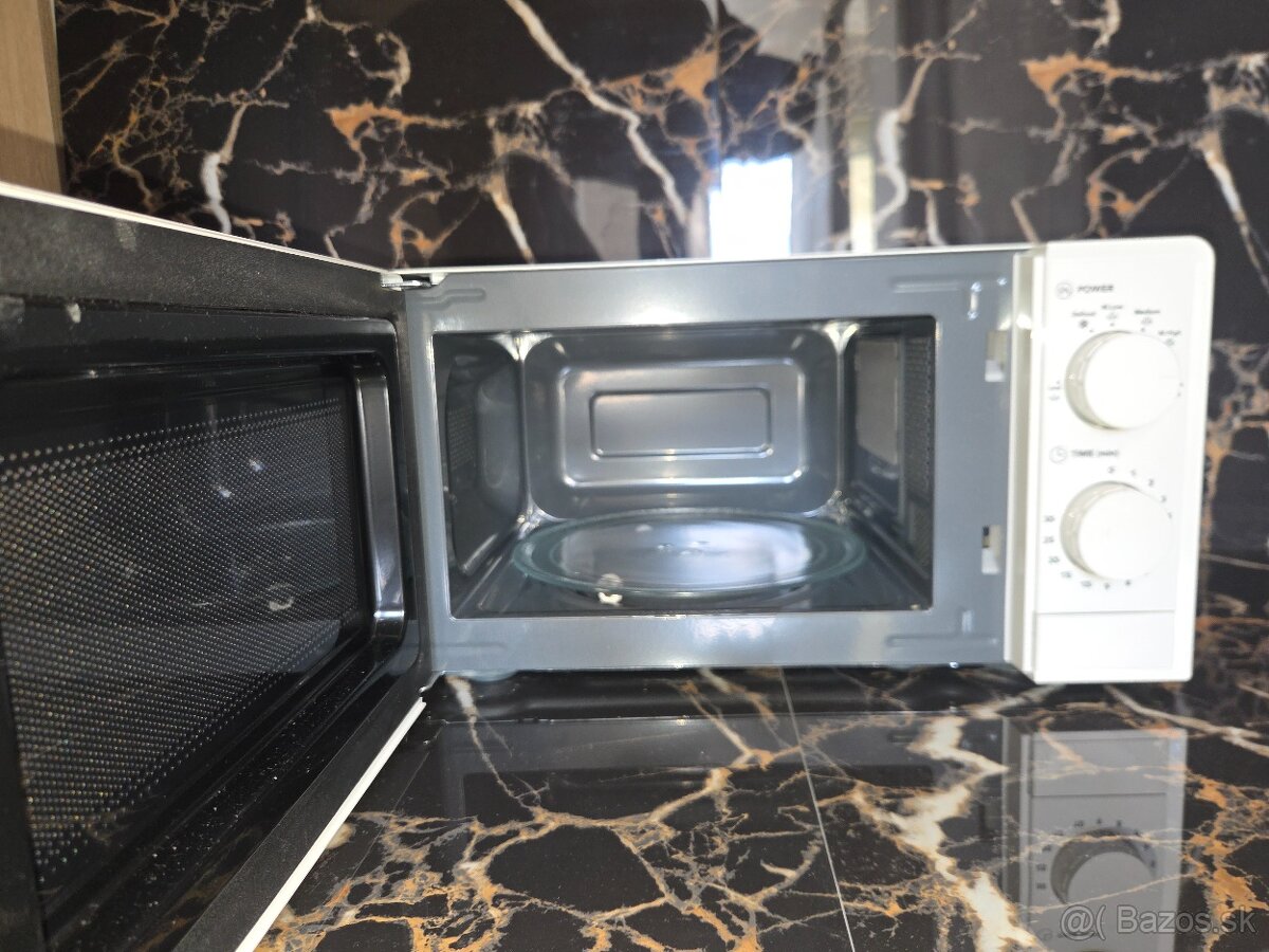 Predám Zachovalú Mikrovlnku - 4