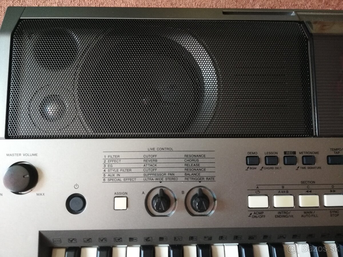 Elektrické klávesy Yamaha PSR E443 - 4