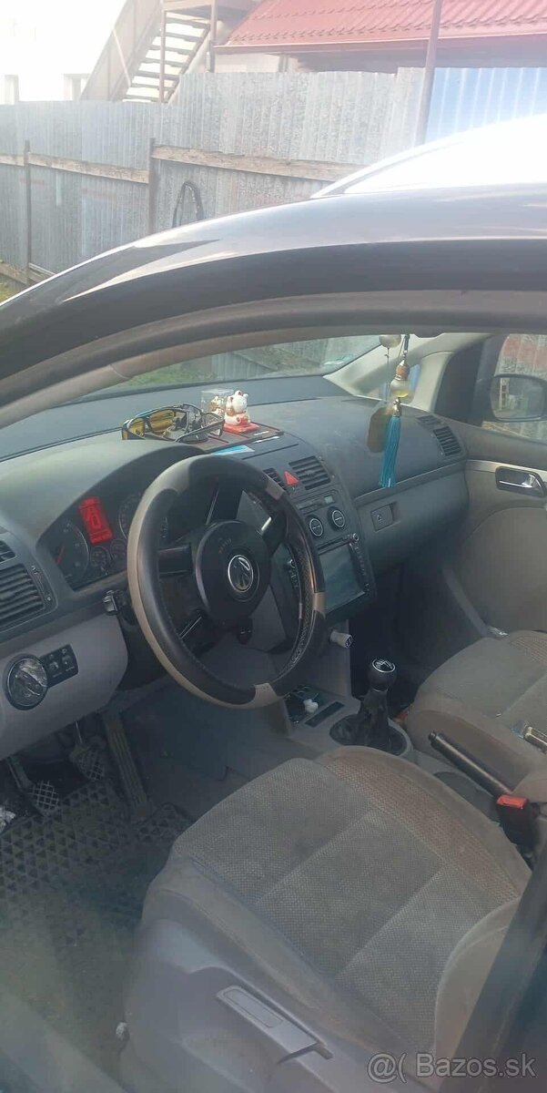 VW TOURAN - 4