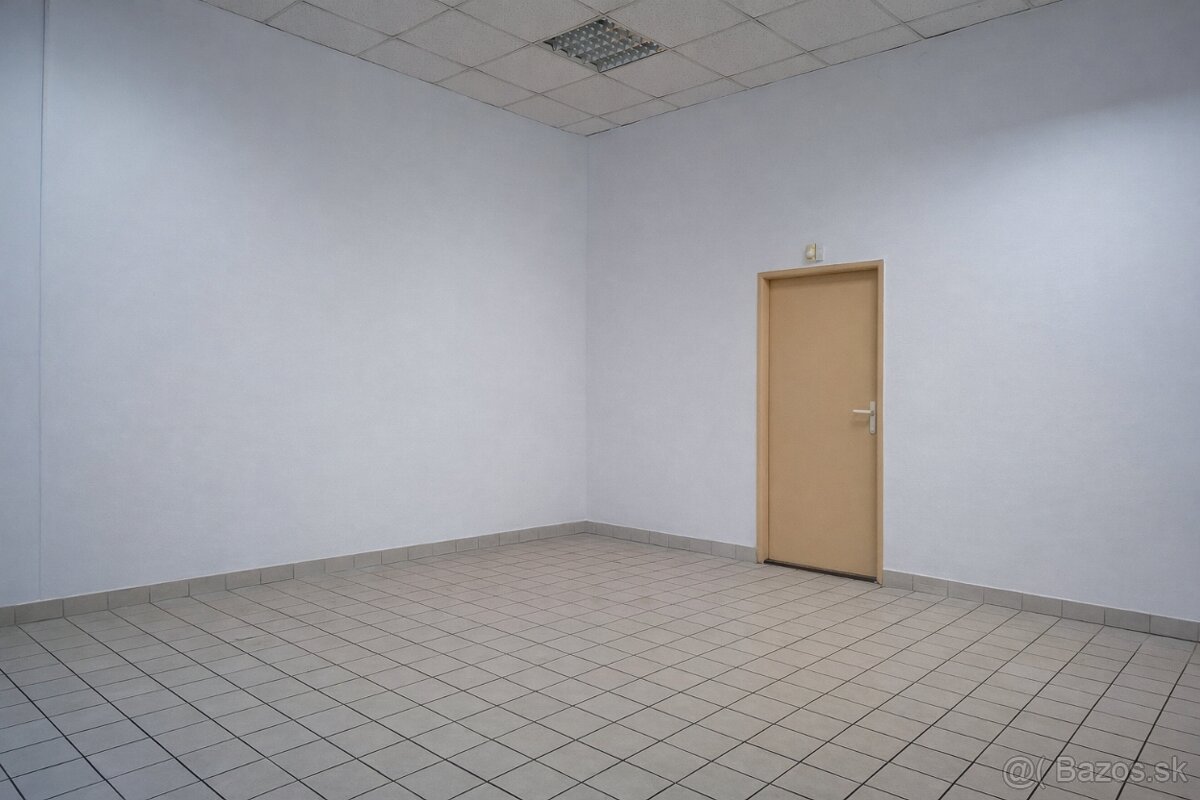 Prenajmem obchodné priestory – 70 m², centrum Púchova - 4