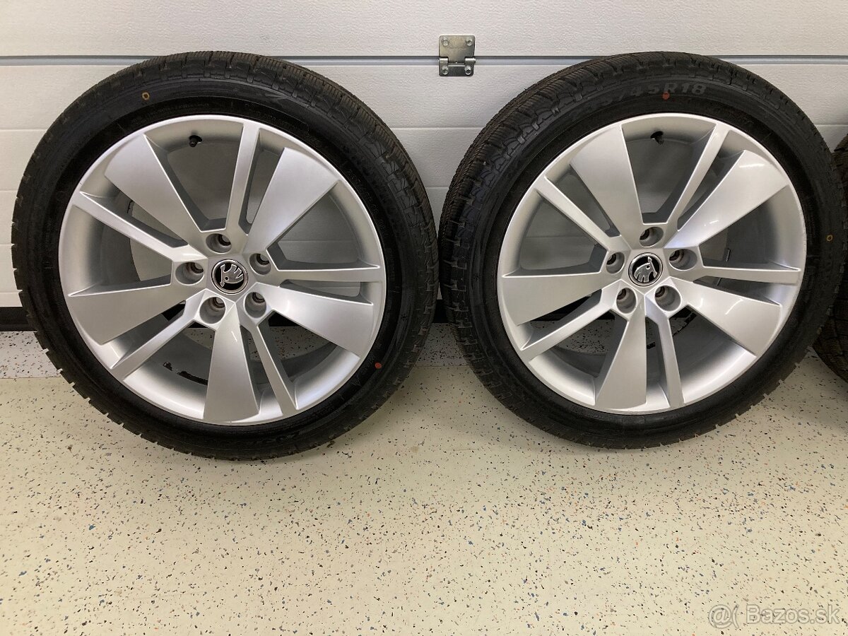 Zimná sada org ŠKODA 5x112 8J ET44 235/45 R18 - 4