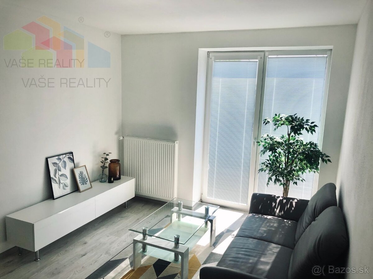 PRENÁJOM Bánovce nad Bebravou / 1 IZBOVÝ VEĽKOMETRÁŽNY BYT - 4