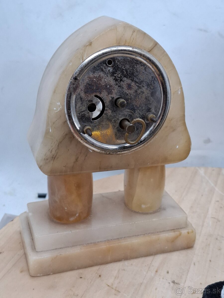 Predám funkčné mramorové stolové hodiny 20te roky 42 € - 4