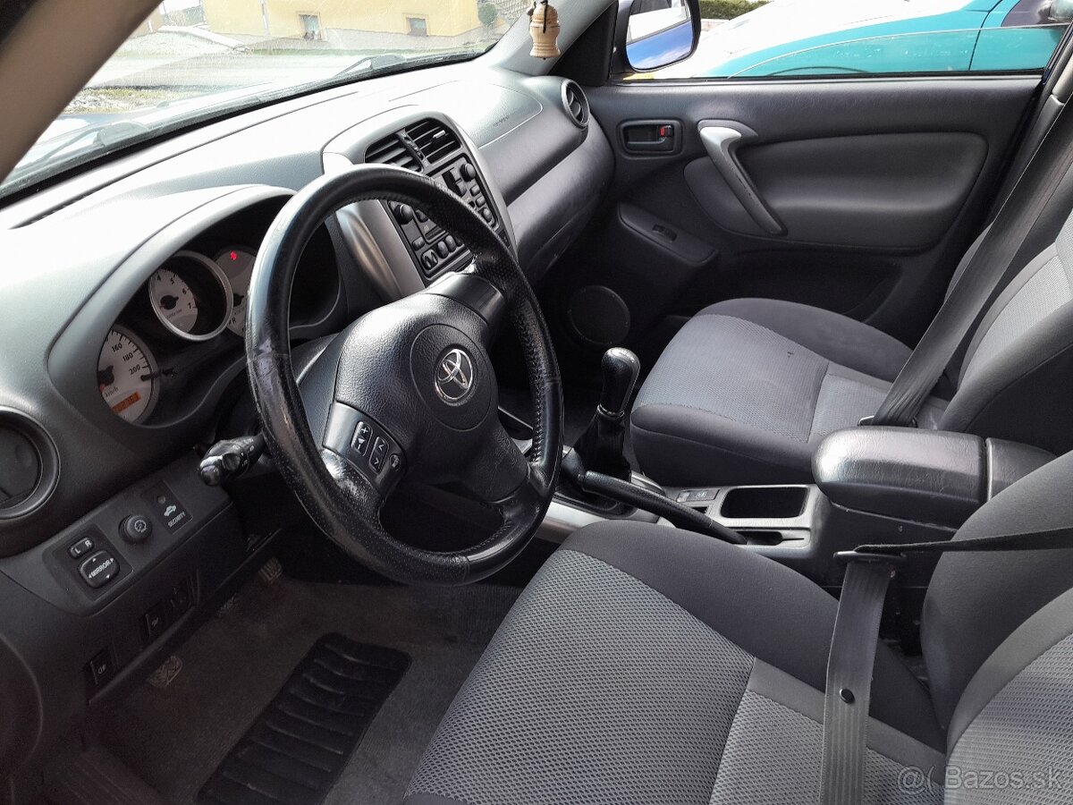 Toyota RAV4 - 4