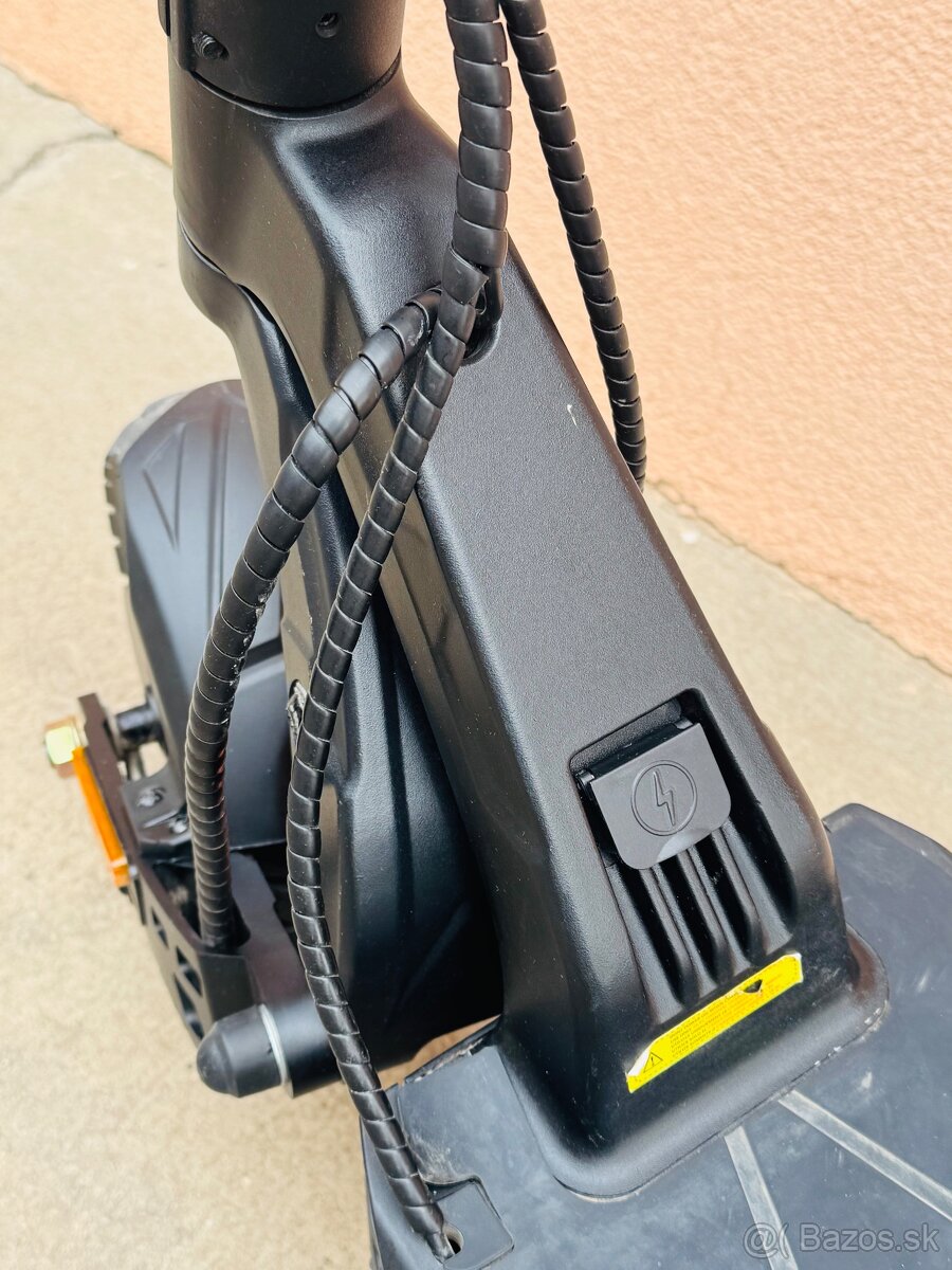 Kukirin Kugoo G2 master + nabijacka - 4