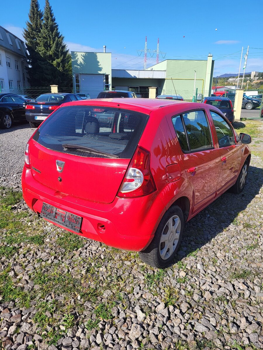 Dacia Sandero - 4