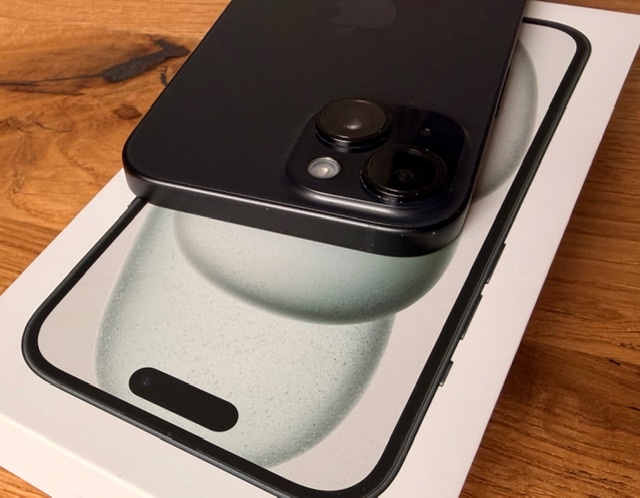 IPhone 15 128 GB čierny - 4