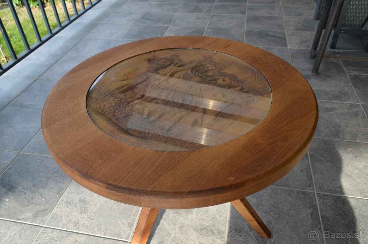 vyrezavany stôl - 4