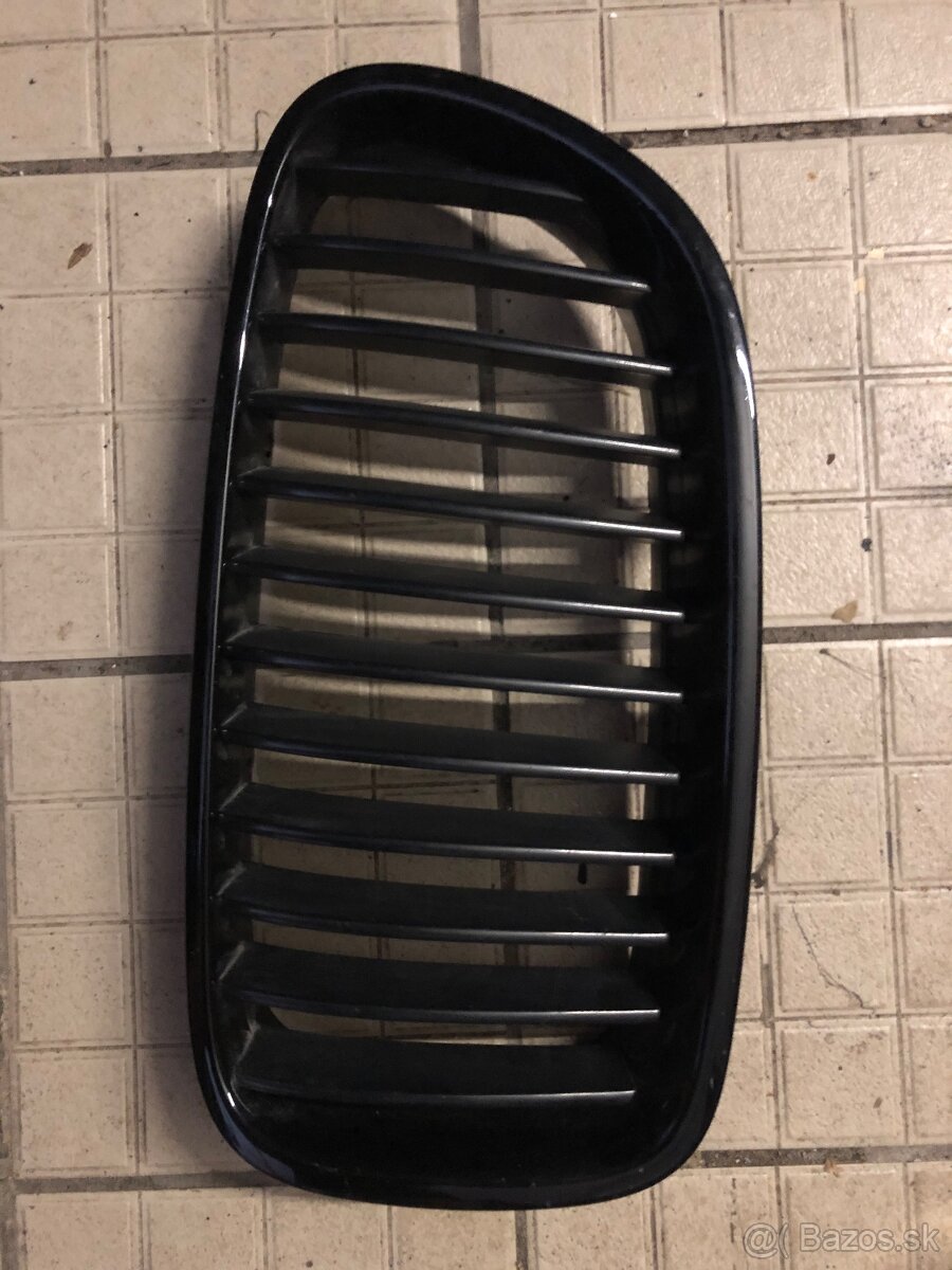 BMW F10-F11 RADA 5 - F34 - RADA 4 -X1 E84 MRIEŽKY - 4