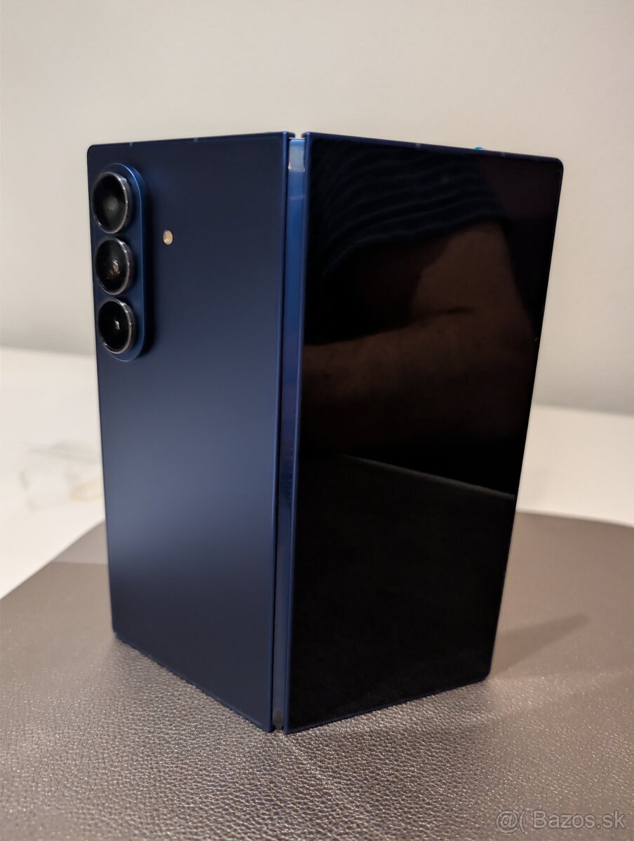 Predám Samsung Galaxy Z Fold7 - 4