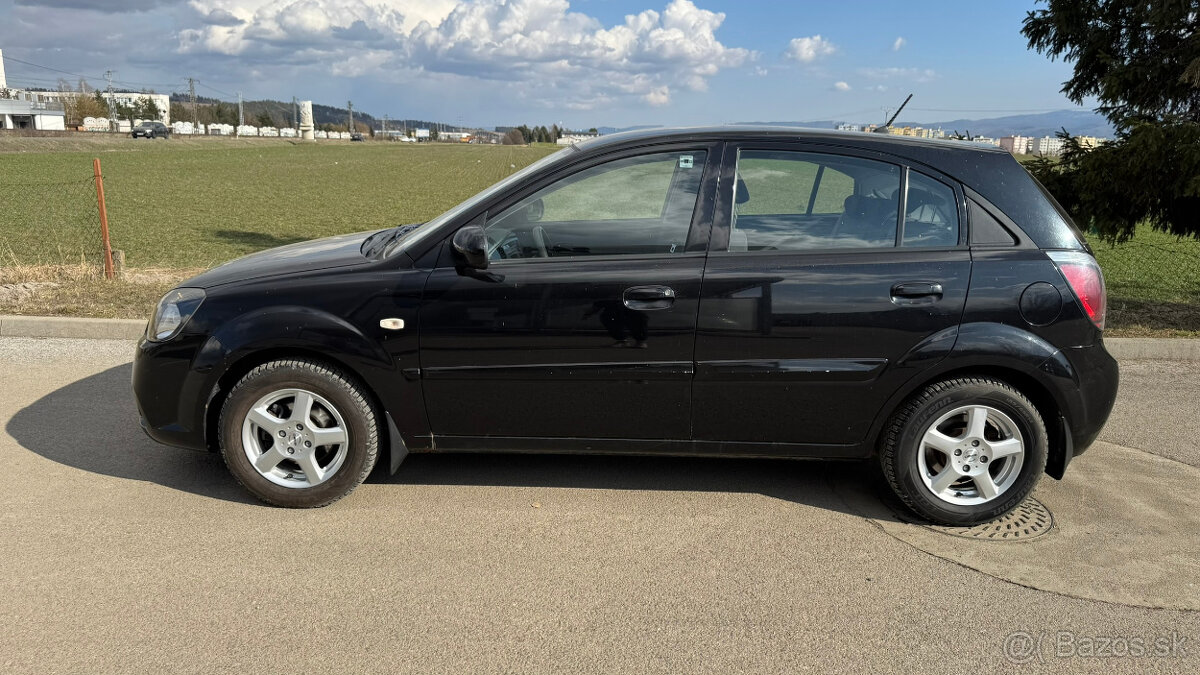 Kia Rio 1.4 LX - 4