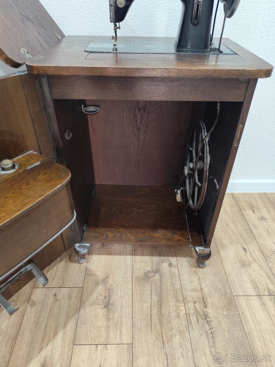 Starí šijací stroj Naumann - 4