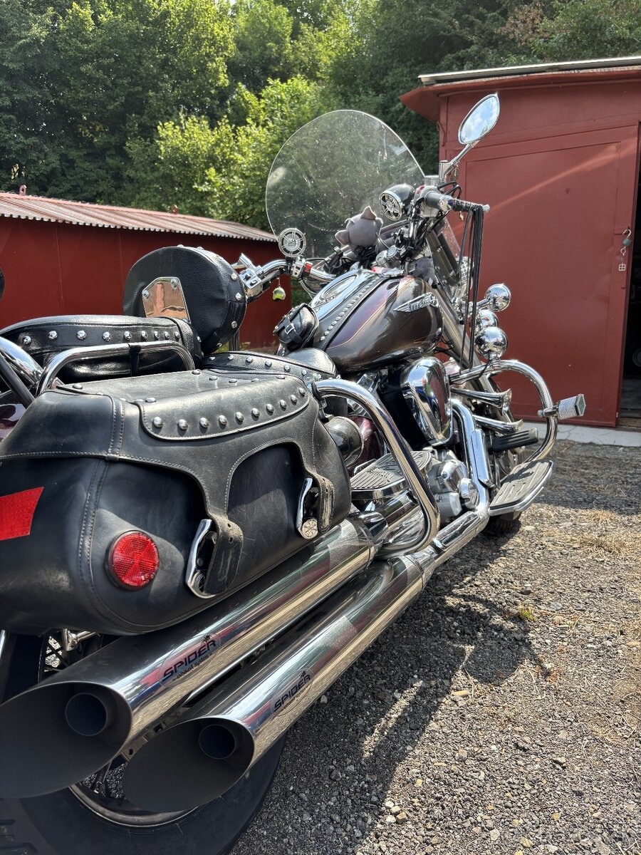Yamaha XV1600 Road Star - 4