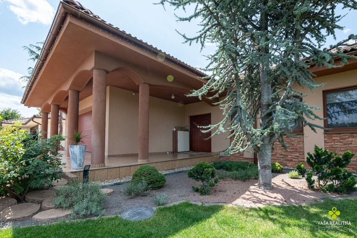 REZERVOVANÉ -Veľkorysé bývanie:6 izieb, sauna,krb a 1 599 m² - 4