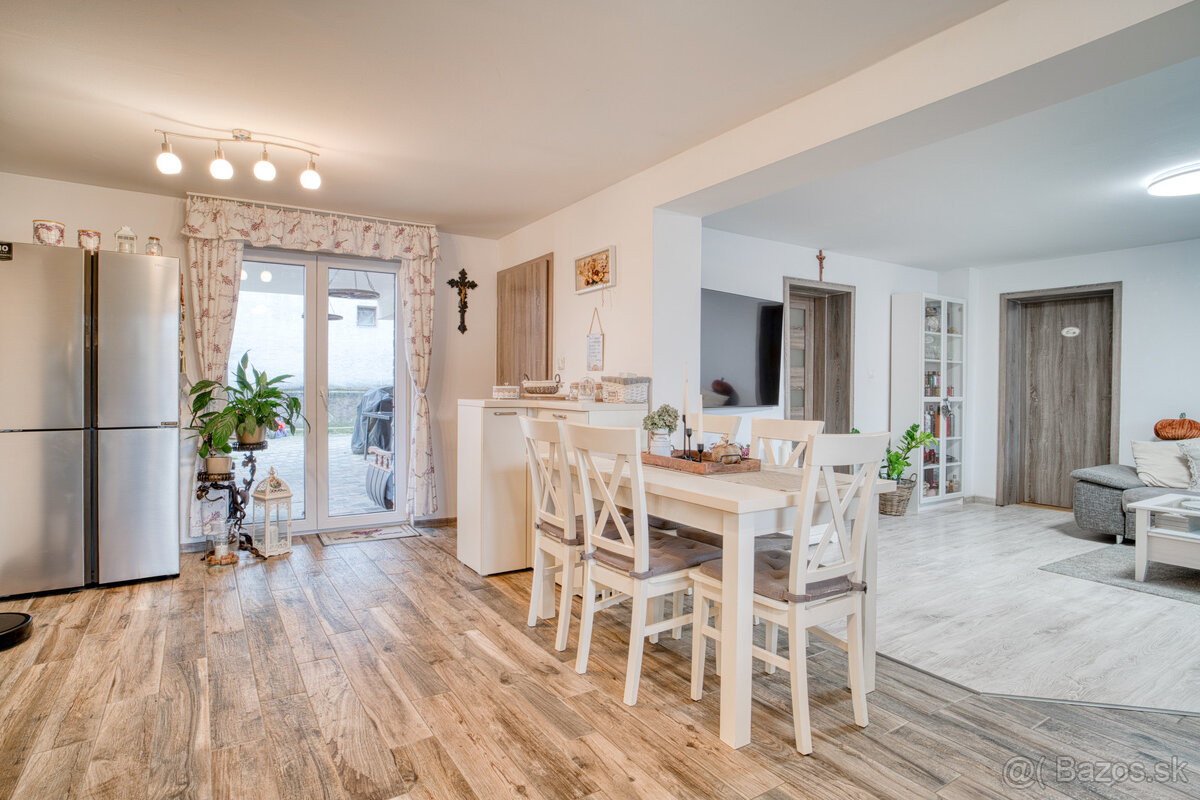 Na predaj priestranný 4-izbový rodinný dom v Malženiciach - 4