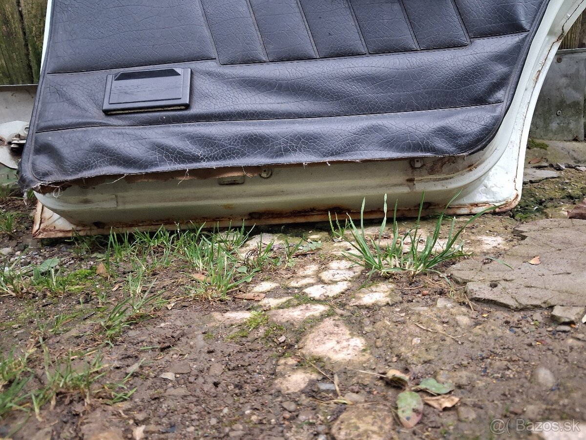 Predám dvere na škodu 105,120 - 4