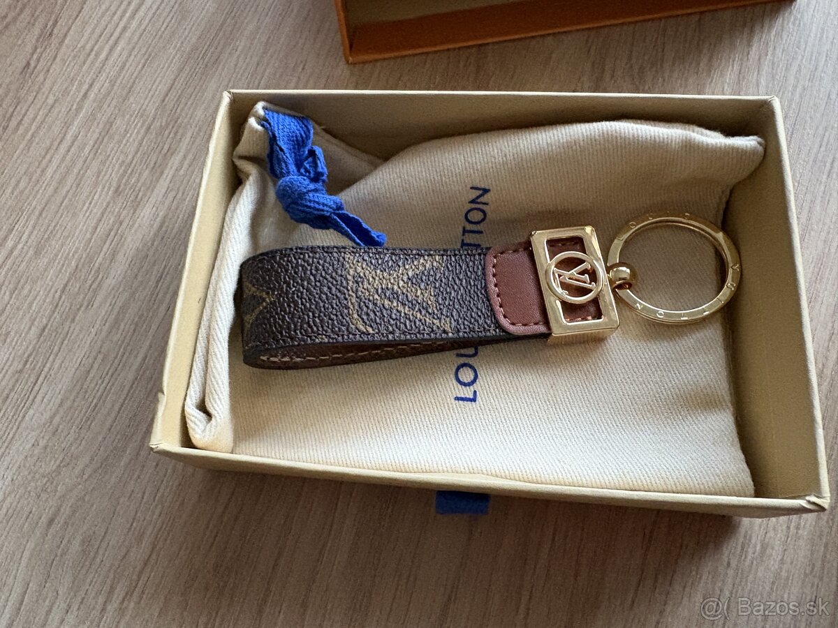 Prívesky kožené LV - 4