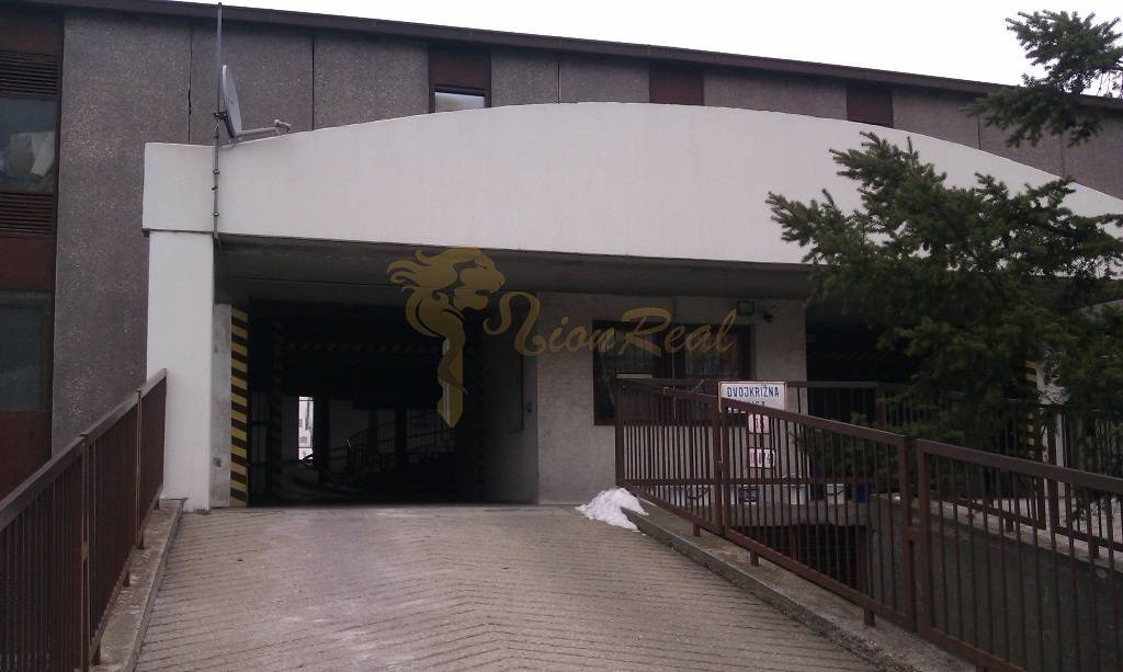 garáž, ul. Dvojkrížna, Vrakuňa - 4