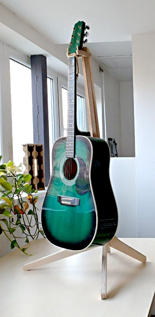 drevený stojan na gitaru - 4
