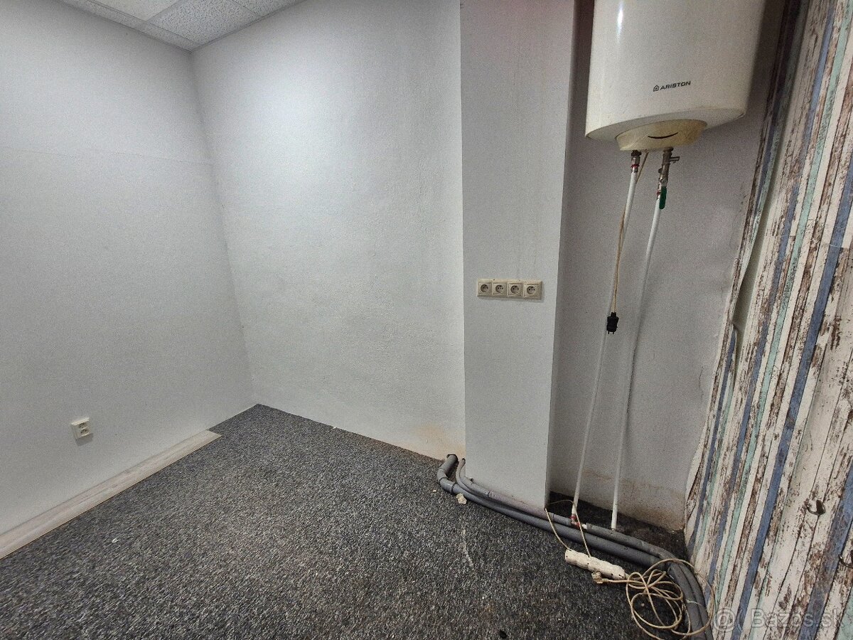 Prenájom obch.priestorov_Levice centrum_270m2 - 4