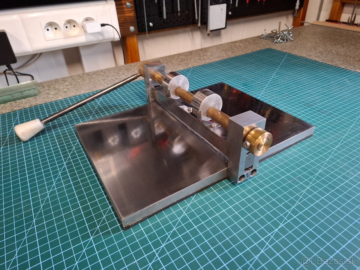 Ručny ryhovací stroj 230 mm - 4