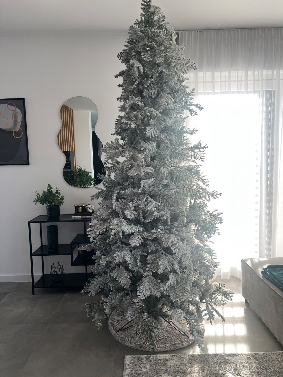 Vianočný stromček zasnežený - 4