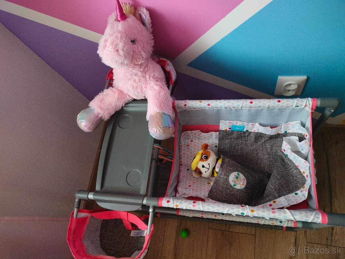 Postieľka a jedálenská stolička pre 2 bábiky. - 4