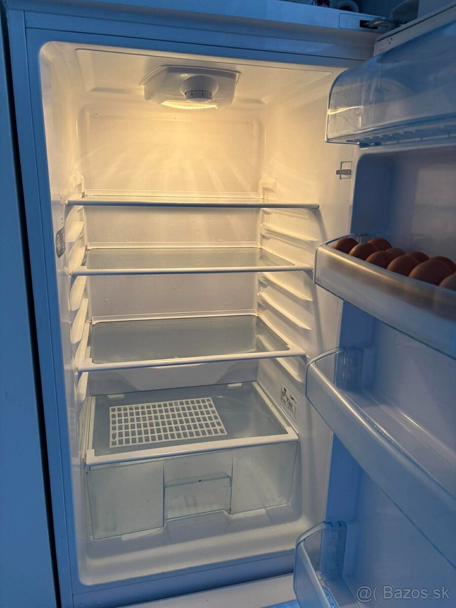 Chladnička s mrazničkou BEKO - 4
