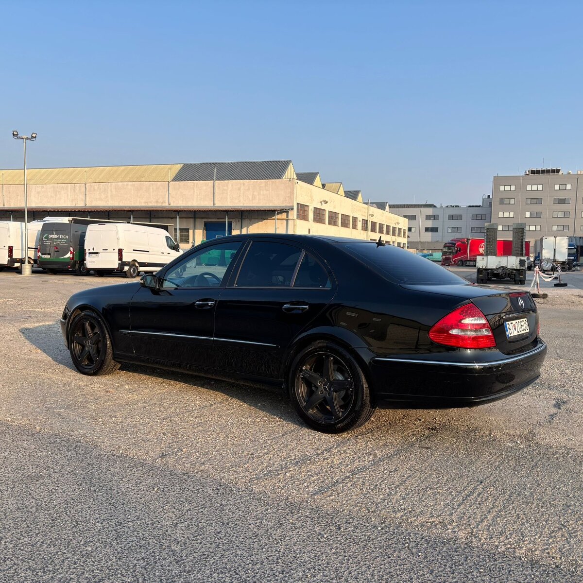 Mercedes-Benz E500 W211 5.0 V8 – 225 kW - 4