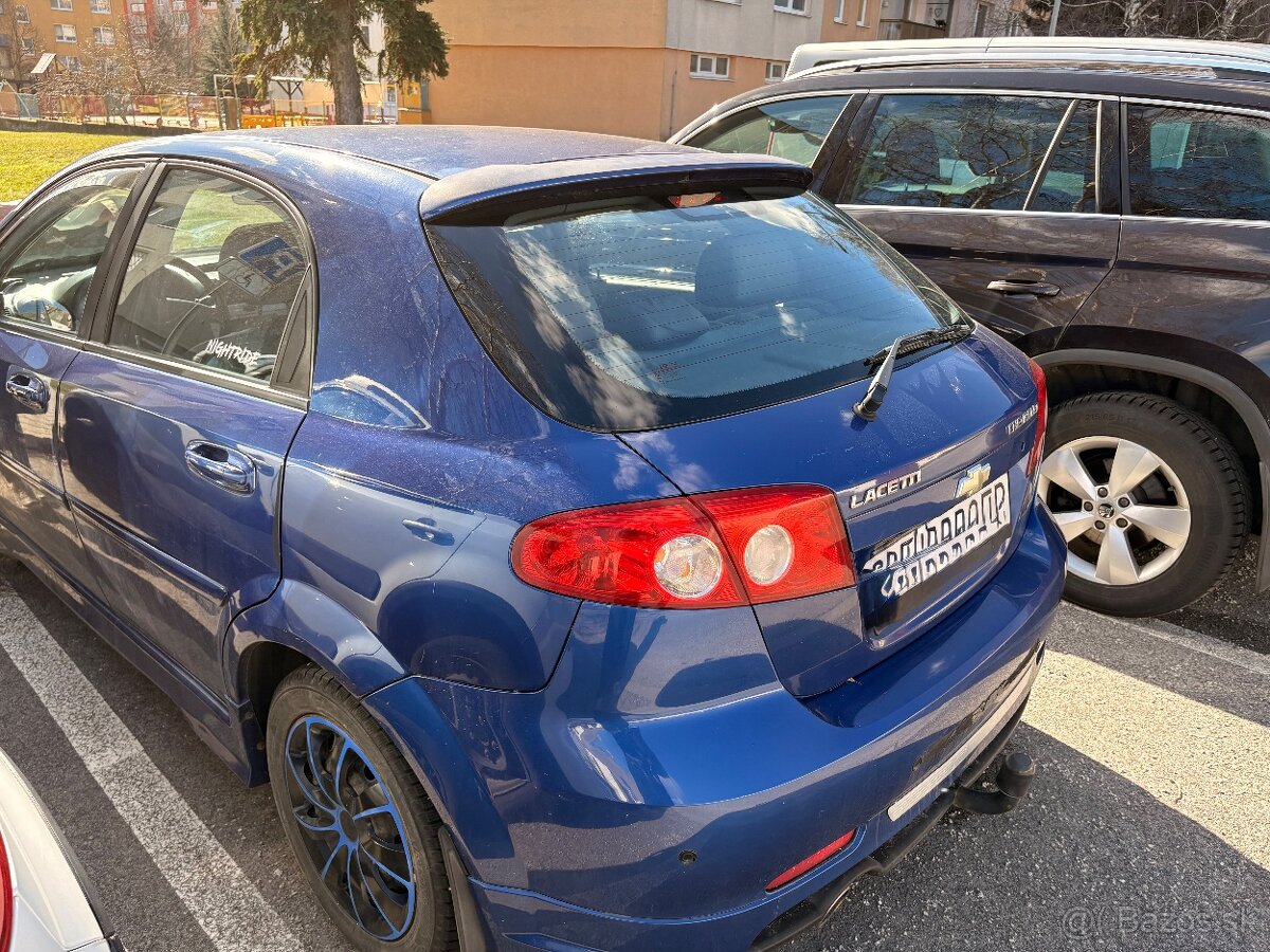 Chevrolet Lacetti Hatchback - 4