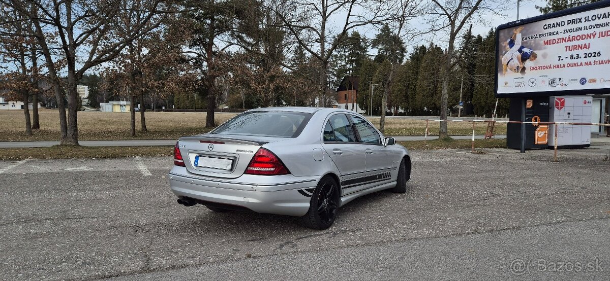 Mercedes Benz C32 AMG (2002) - 4