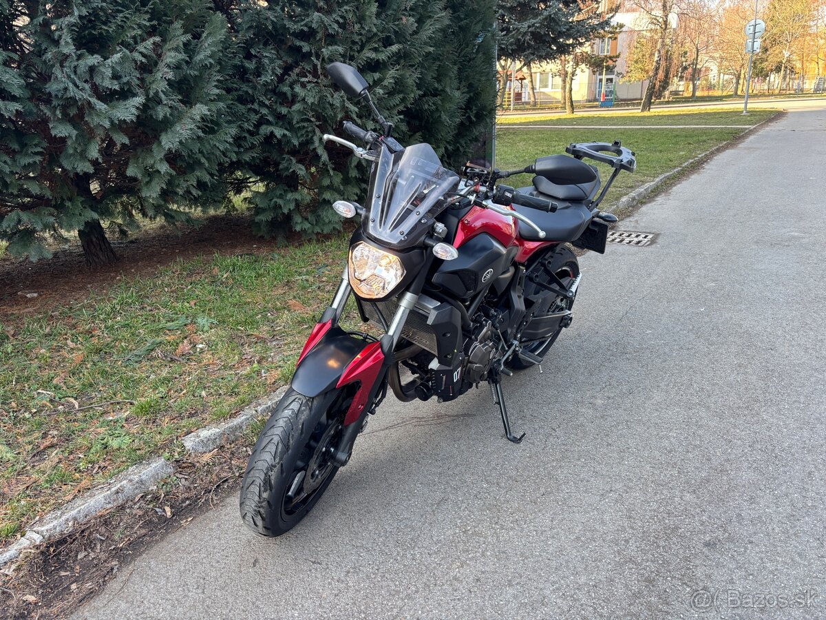 Yamaha MT 07 - 4