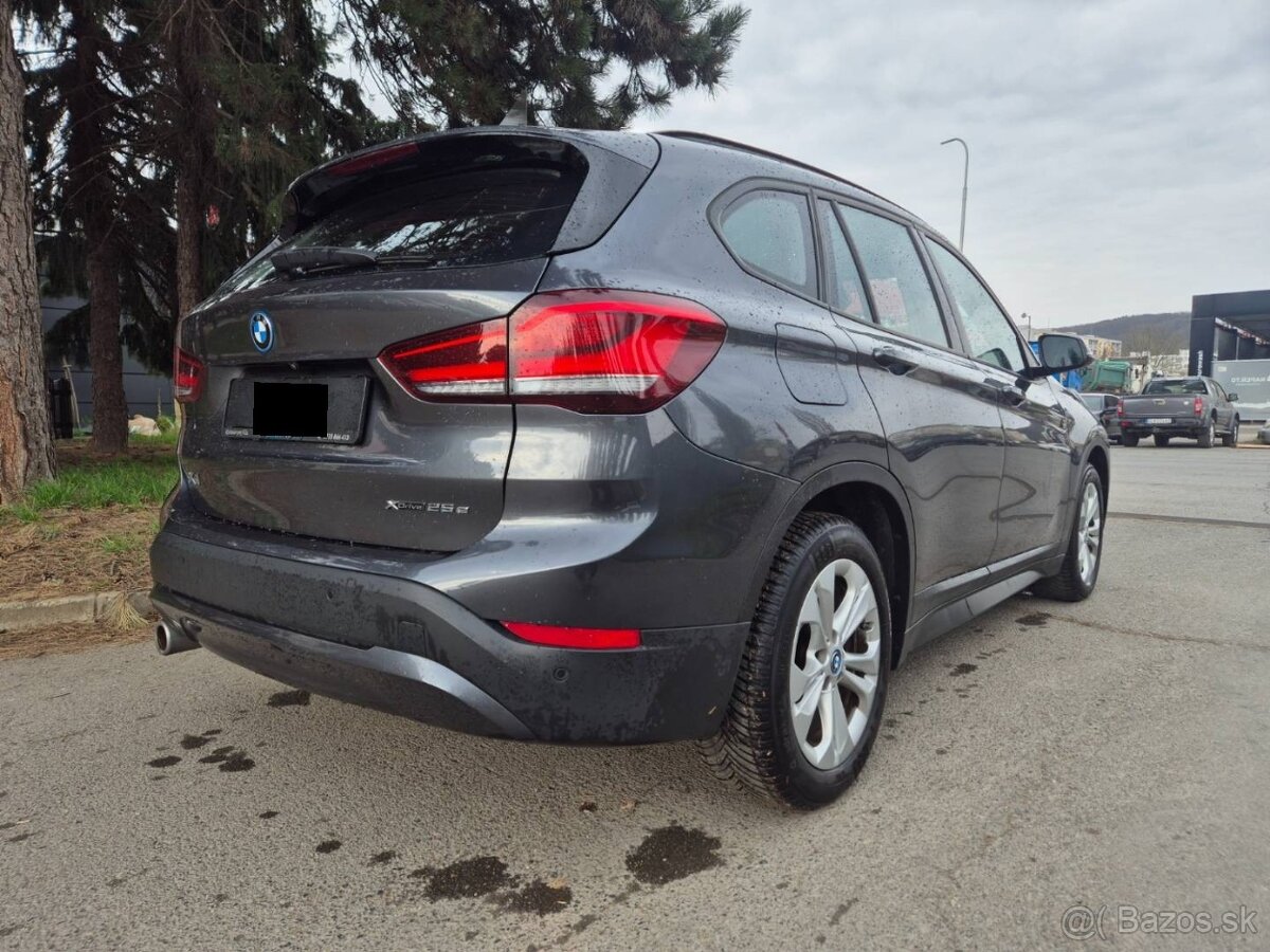 BMW X1 xDrive 25e A/T - 4