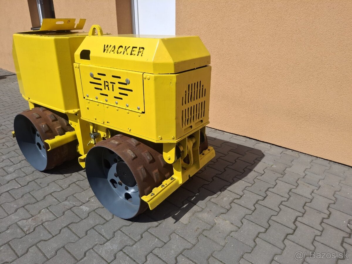 Vibrační válec Wacker neuson RT820 - 4